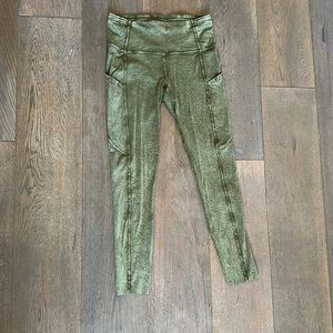 Lululemon size 6 fast and free ice wash moss legging 25”
